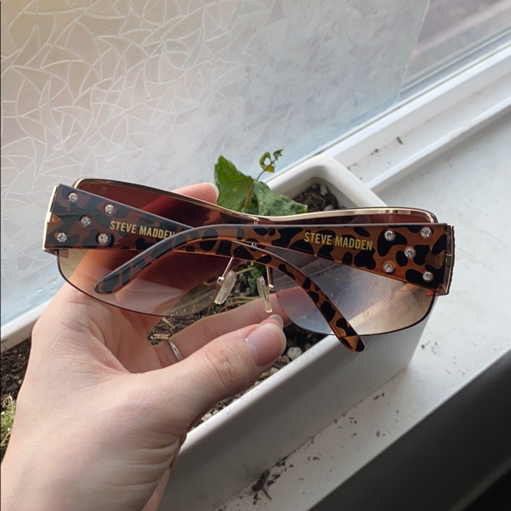 Woman’s sunglasses